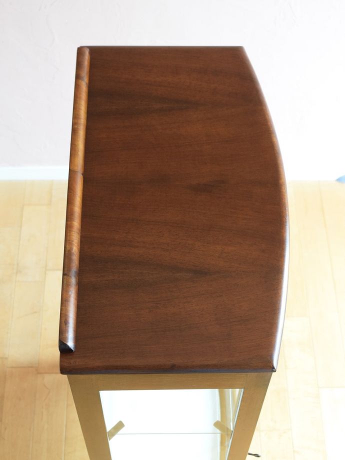 アンティークキャビネットの天板