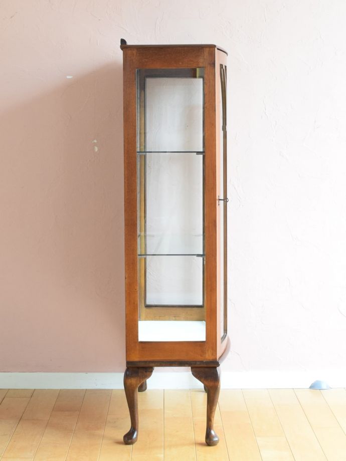 キャビネットの側面