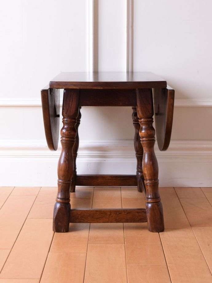 折り畳み式テーブルの側面