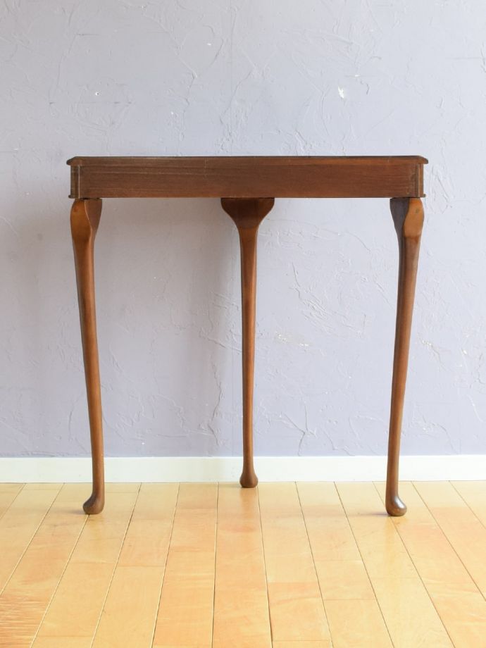 コンソールテーブルの後ろ姿