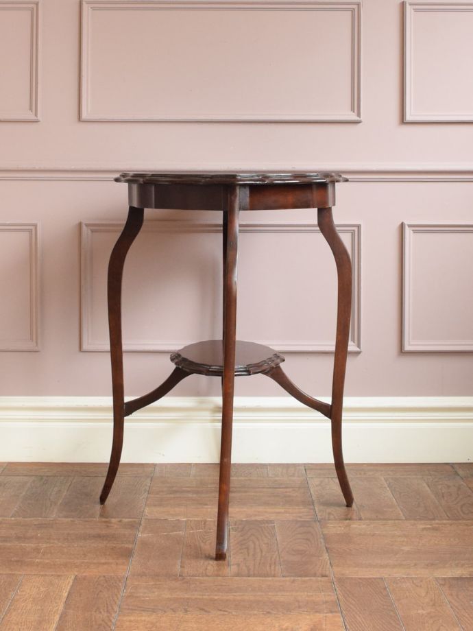 アンティーク家具の側面