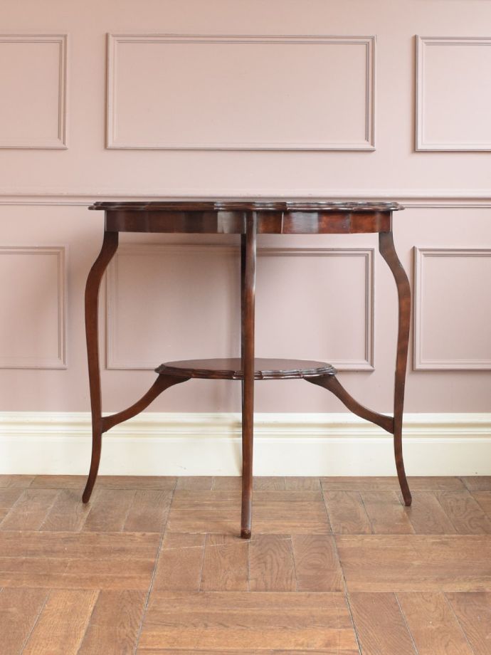 オケージョナルテーブルの側面