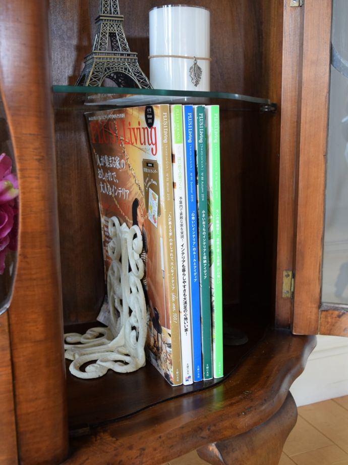 収納たっぷりのキャビネット