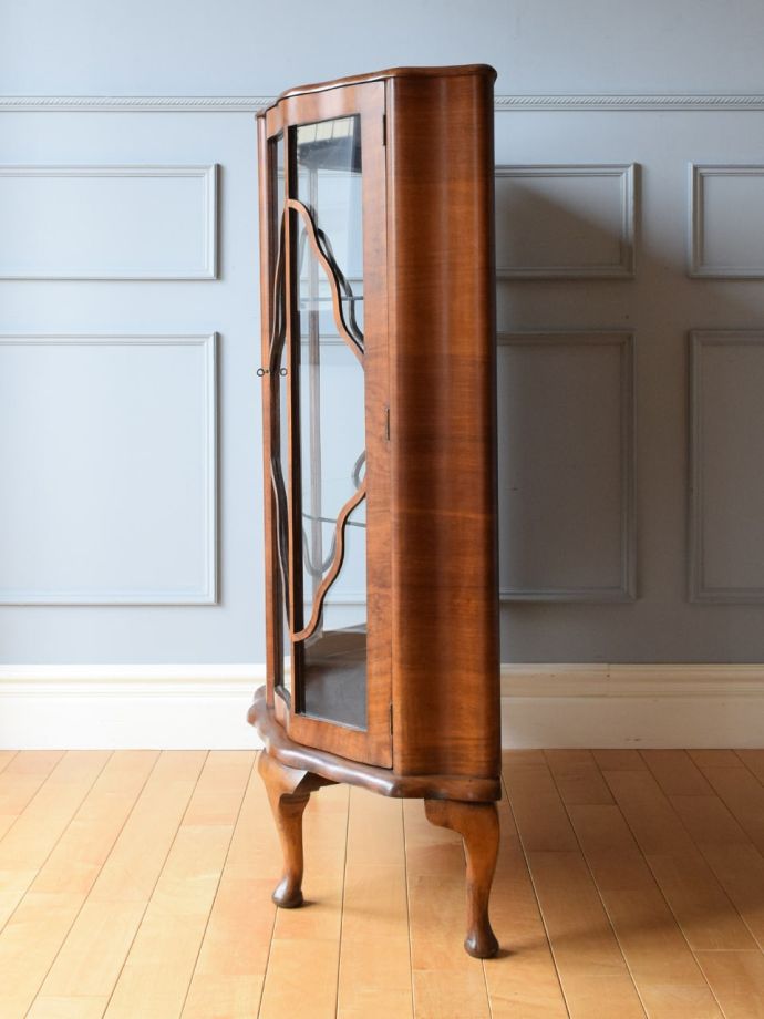 キャビネットの側面