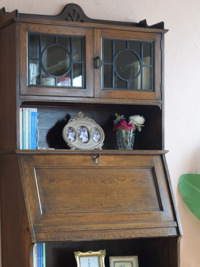 アンティーク家具らしさが漂うビューロー