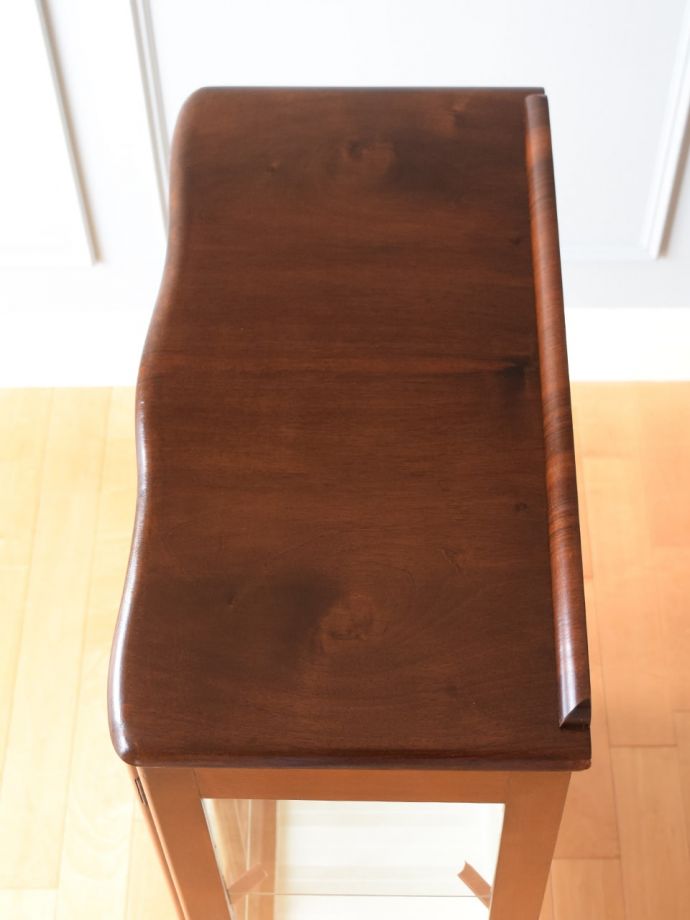 アンティークキャビネットの天板