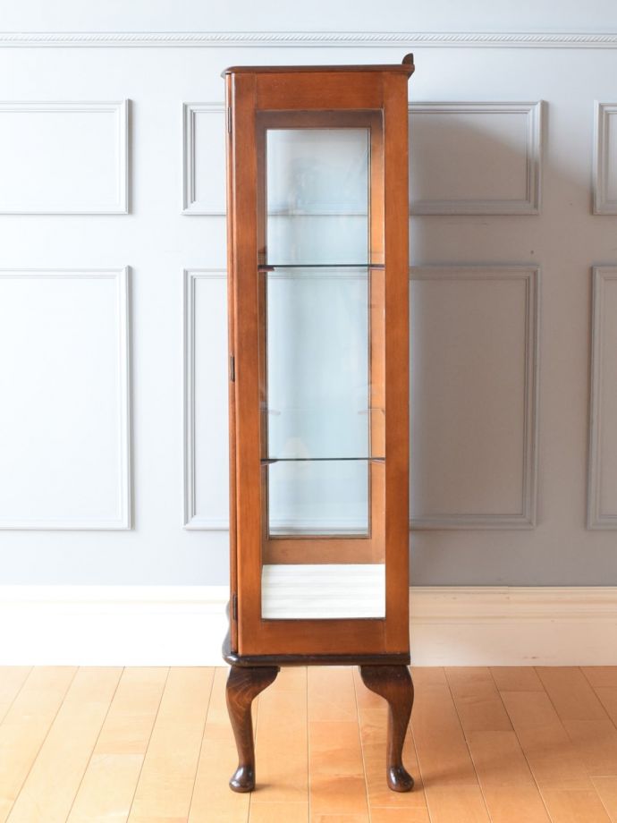 キャビネットの側面