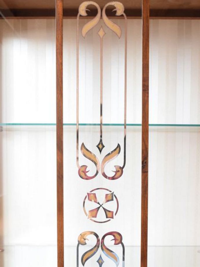 ガラス扉にある装飾