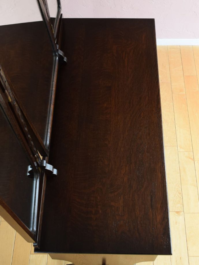 アンティークドレッサーの天板