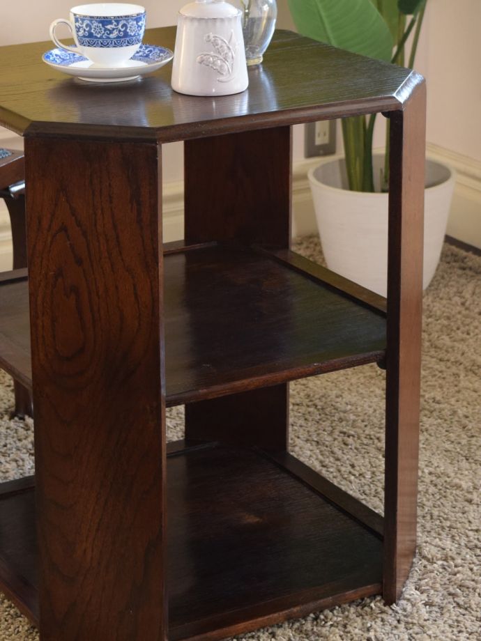 英国のアンティーク家具らしいデザイン