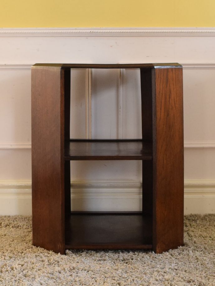 オケージョナルテーブルの側面