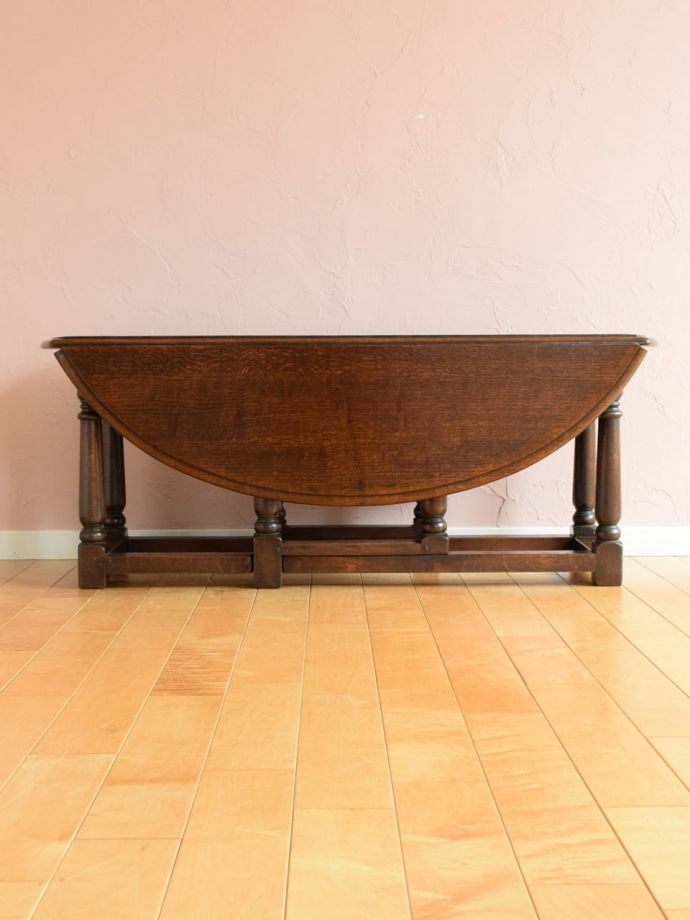 畳んだ時のゲートレッグテーブル