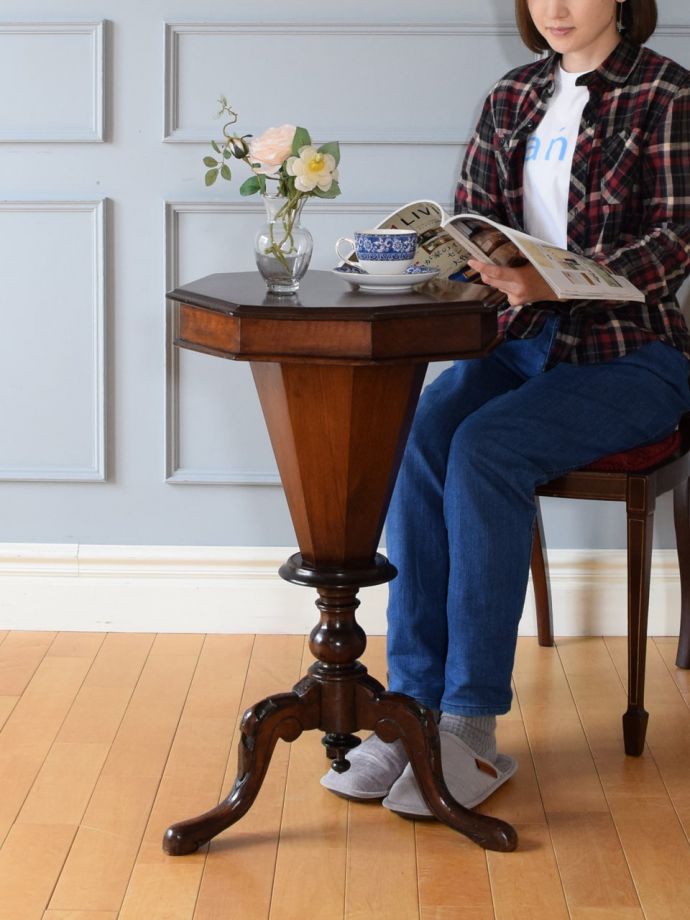 アンティークのソーイングボックス