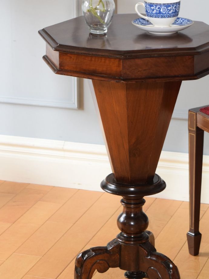 アンティーク家具の美しさ