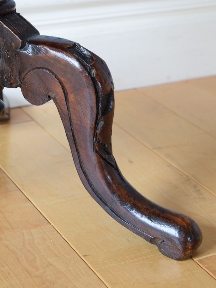 アンティーク家具の足