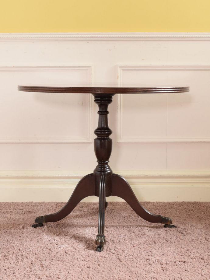 アンティーク家具の反対側