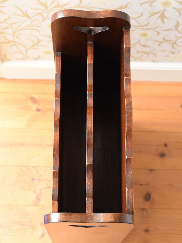 アンティークのおしゃれな本棚