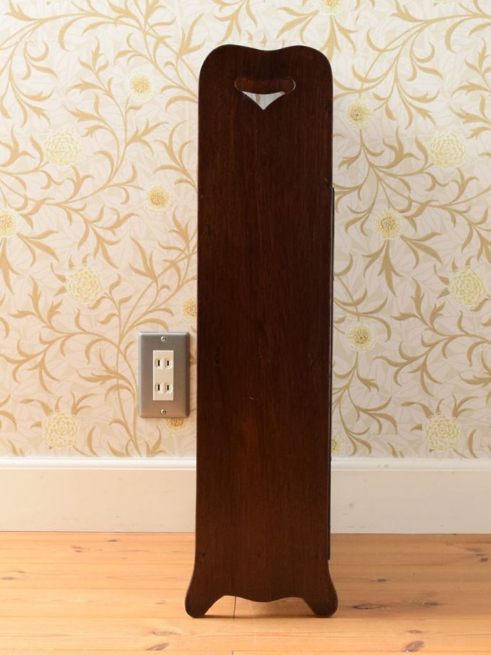 マガジンラックの側面