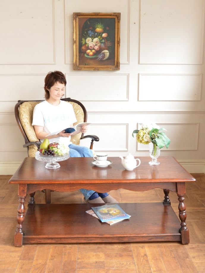 アンティークのコーヒーテーブル