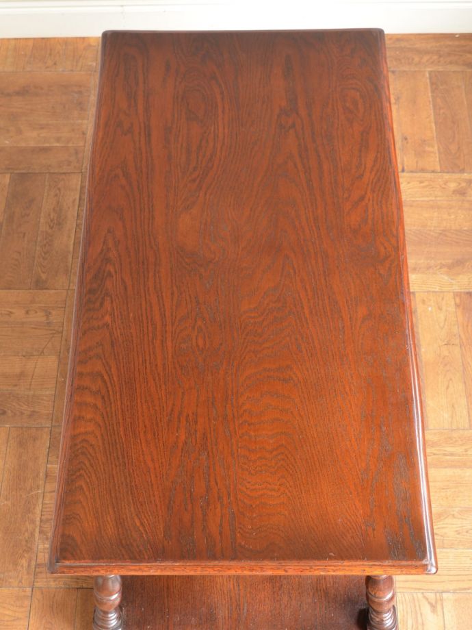 アンティークのテーブルの天板