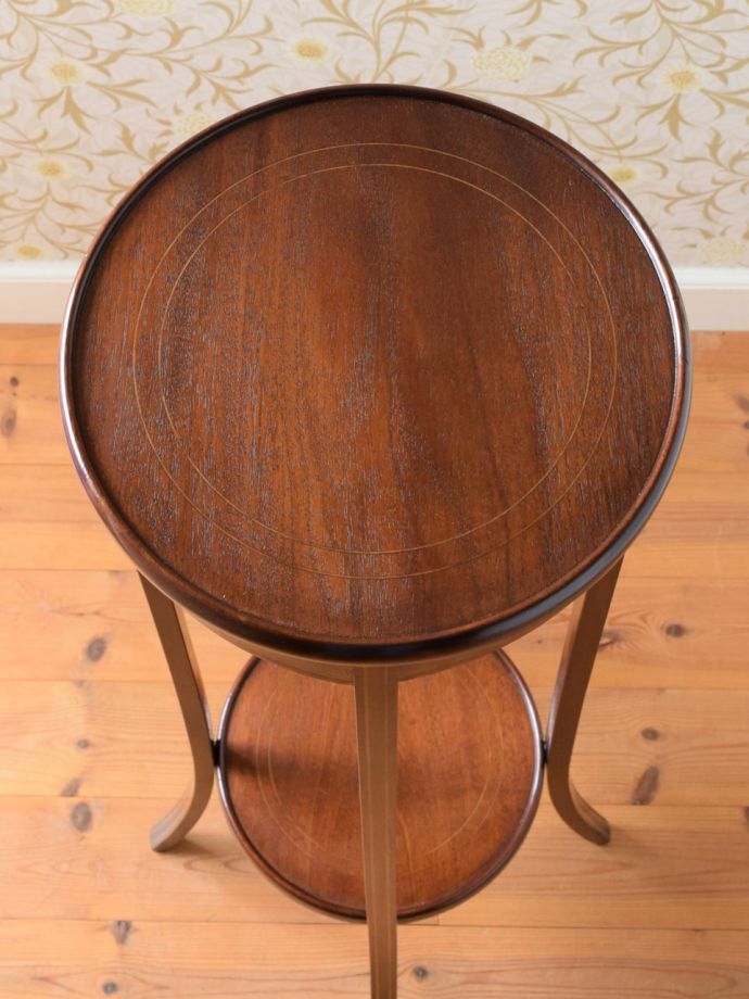 アンティークのプランツスタンドの天板