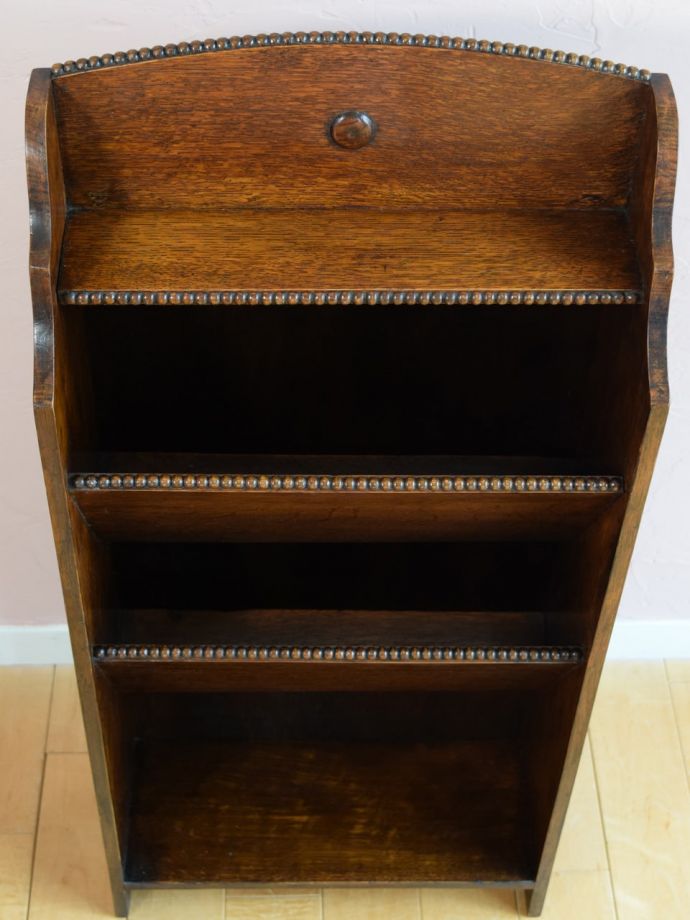 アンティークのおしゃれな本棚