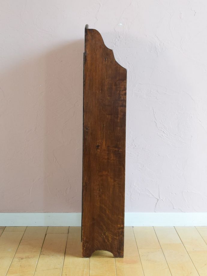 マガジンラックの側面