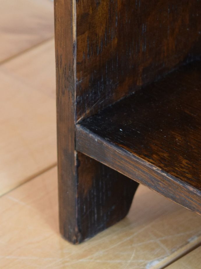 マガジンラックの脚