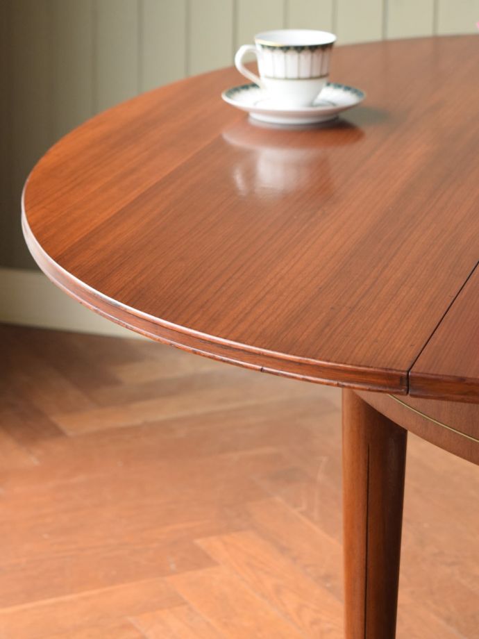 ヴィンテージらしさが漂う脚