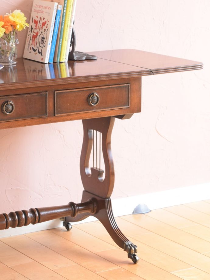 英国アンティークらしい優雅な姿にうっとり