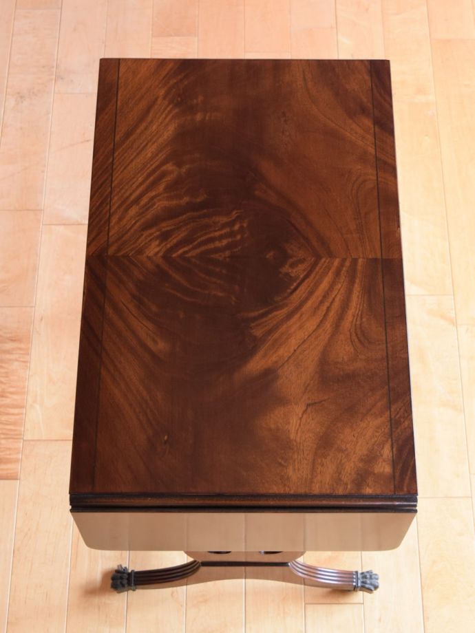 畳むとこんなにスリムなサイズ