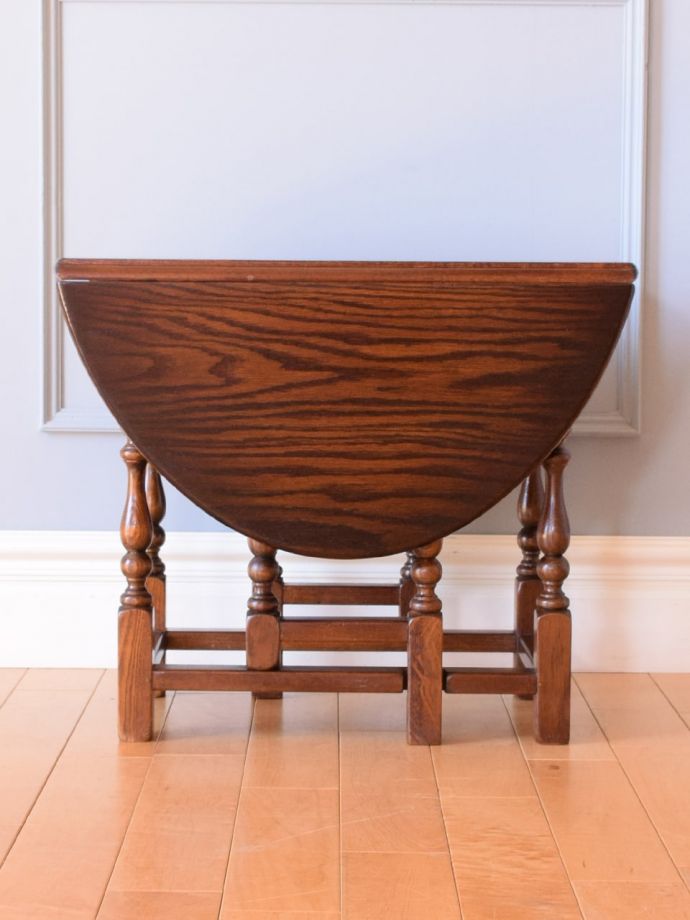 畳んだ時のゲートレッグテーブル