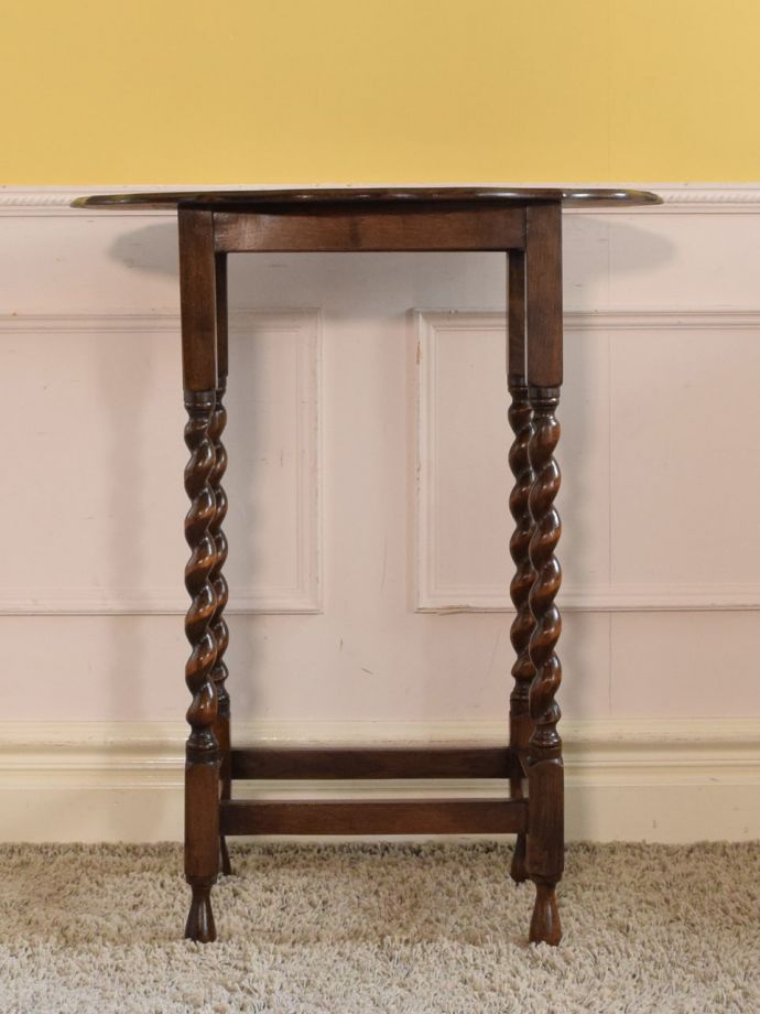 オケージョナルテーブルの側面