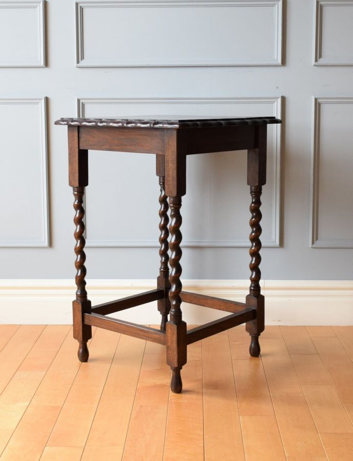 オケージョナルテーブルの側面