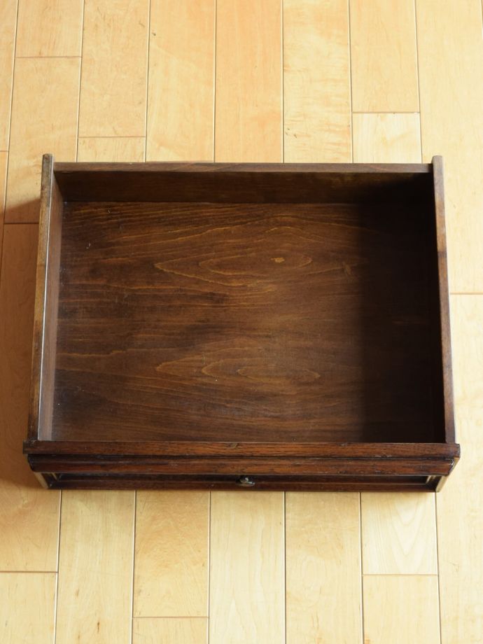 テレフォンベンチの引き出し