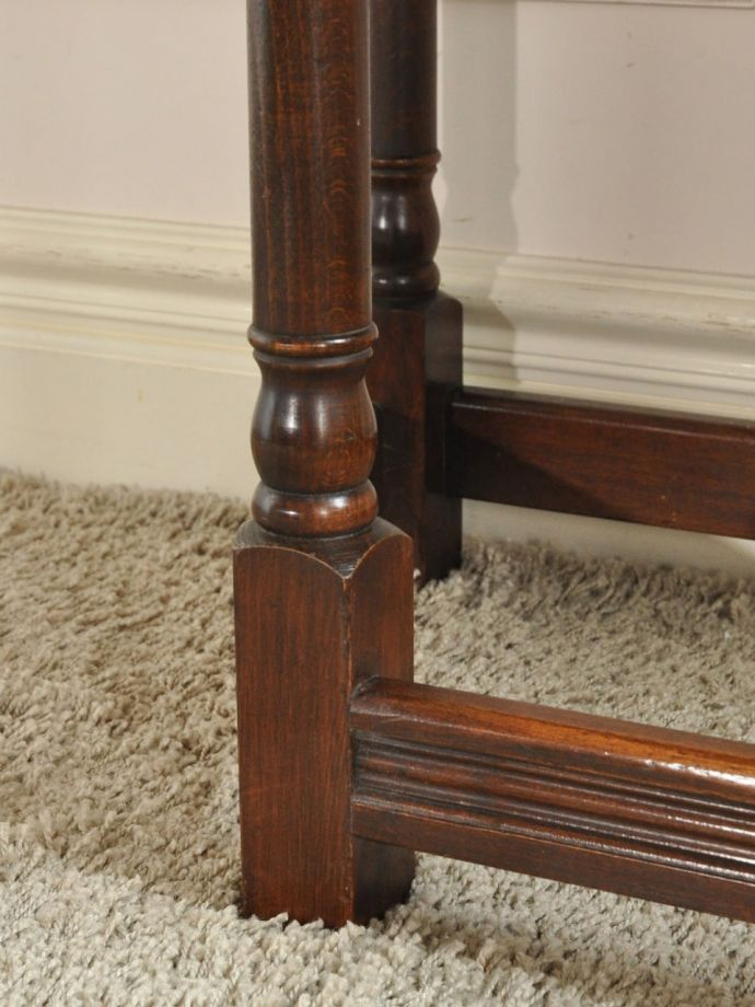 アンティーク家具の脚