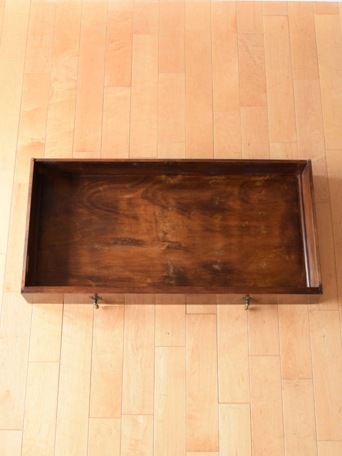 コンソールテーブルの引き出しの中