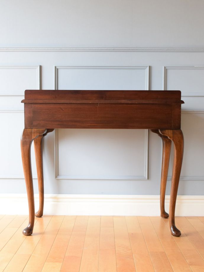 イギリスから届いたアンティークのおしゃれなコンソール