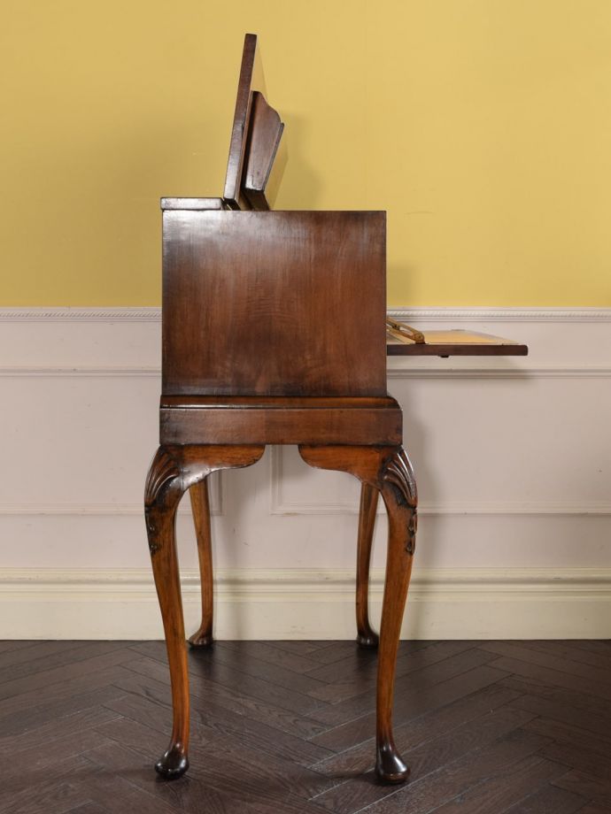 ビューローの側面