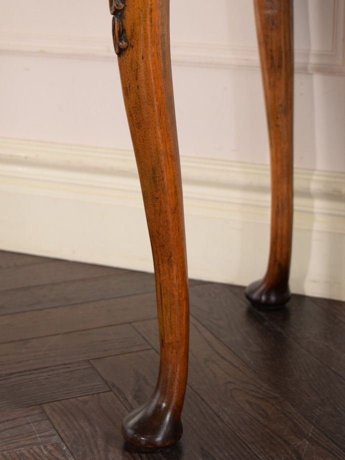 アンティーク家具の脚