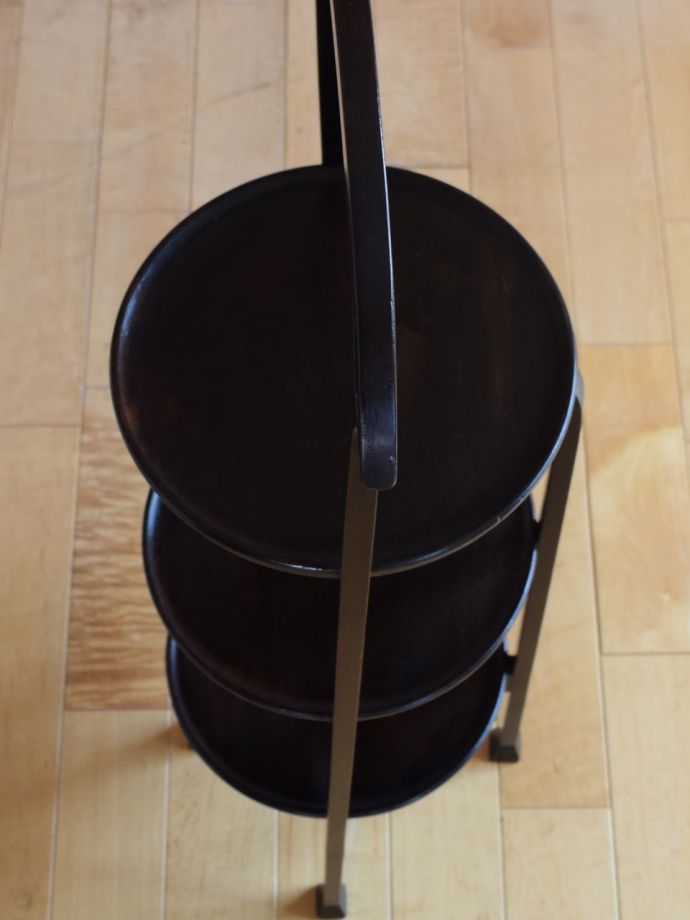 アンティークのケーキスタンドの天板