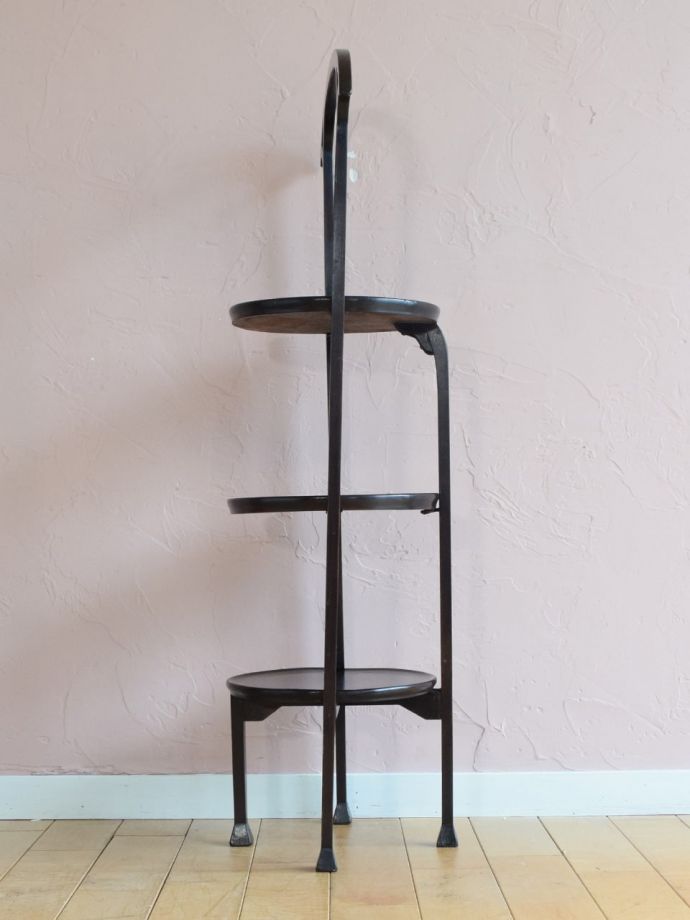 ケーキスタンドの側面