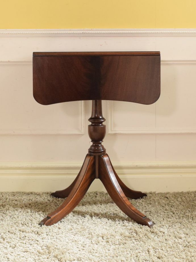 折り畳み式テーブルの反対側