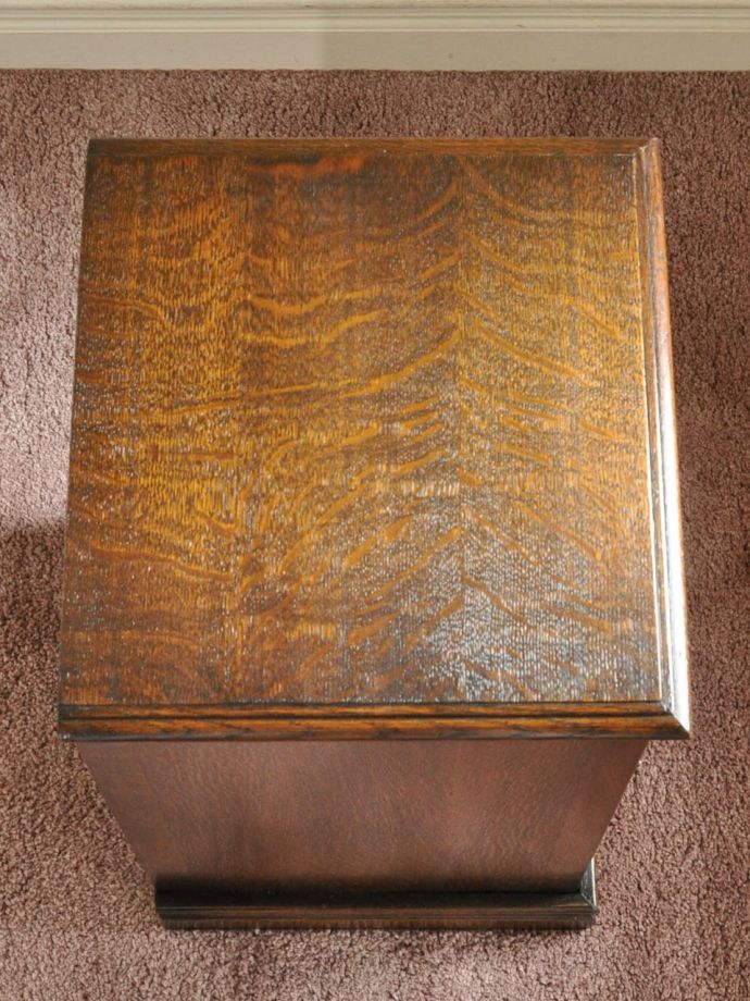 サイドキャビネットの天板