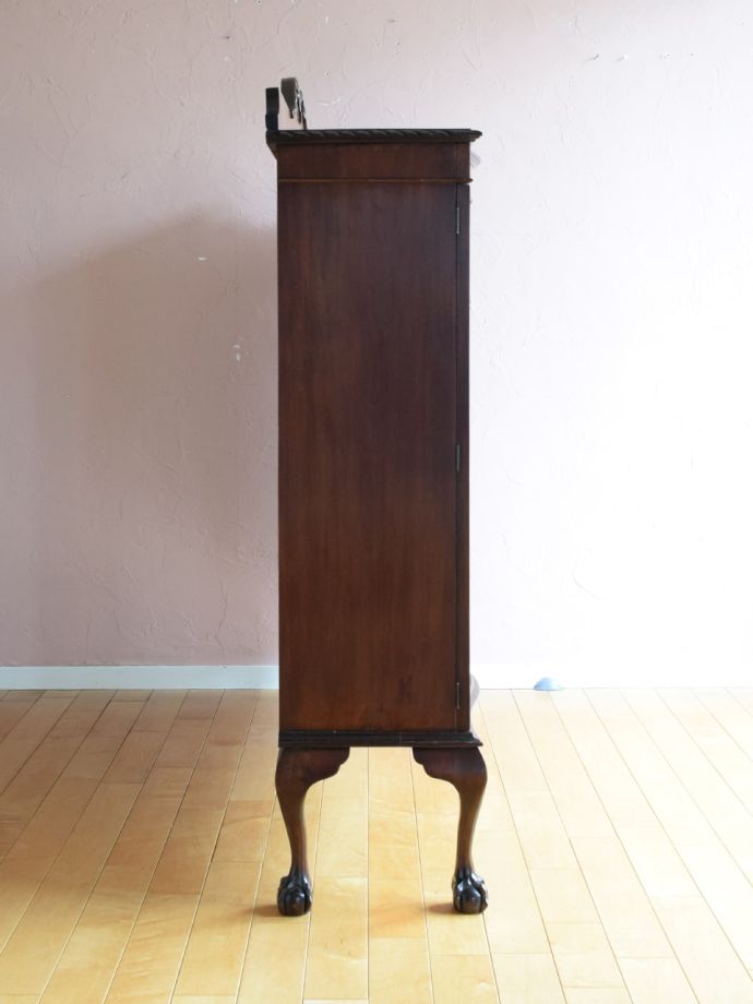 キャビネットの側面