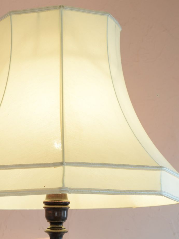 大切に使い続けられたオリジナルのシェード