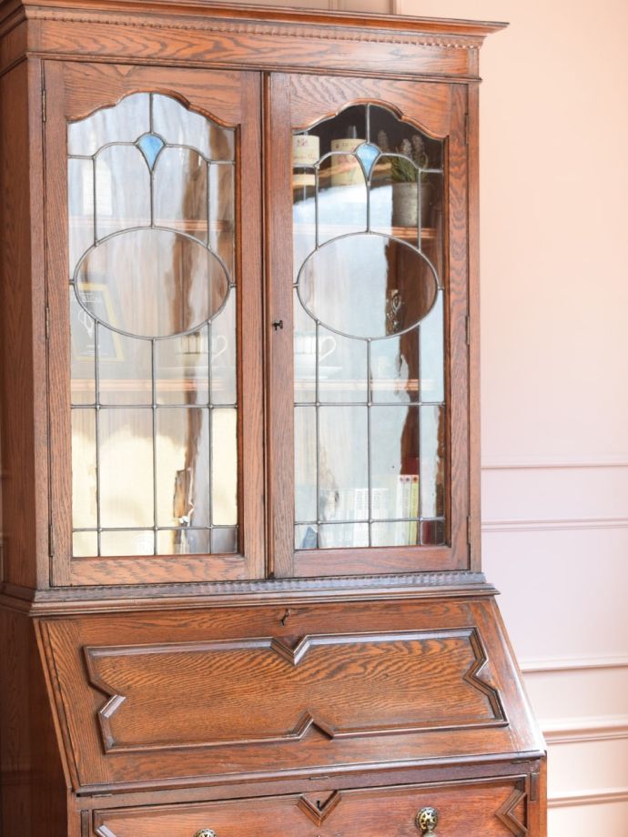 アンティーク家具らしさが漂うビューロー