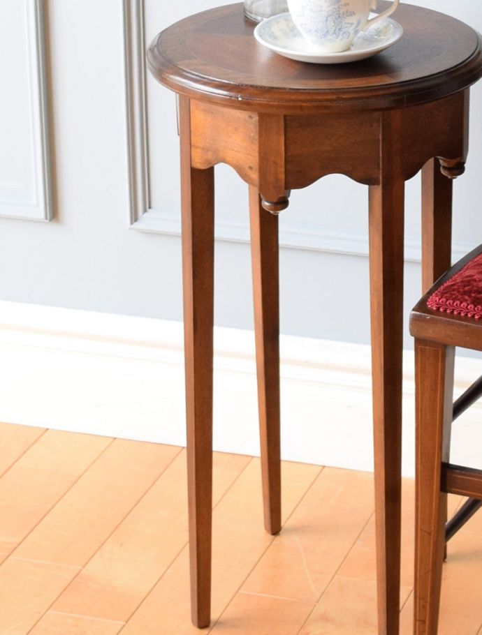 英国のアンティーク家具らしいデザイン