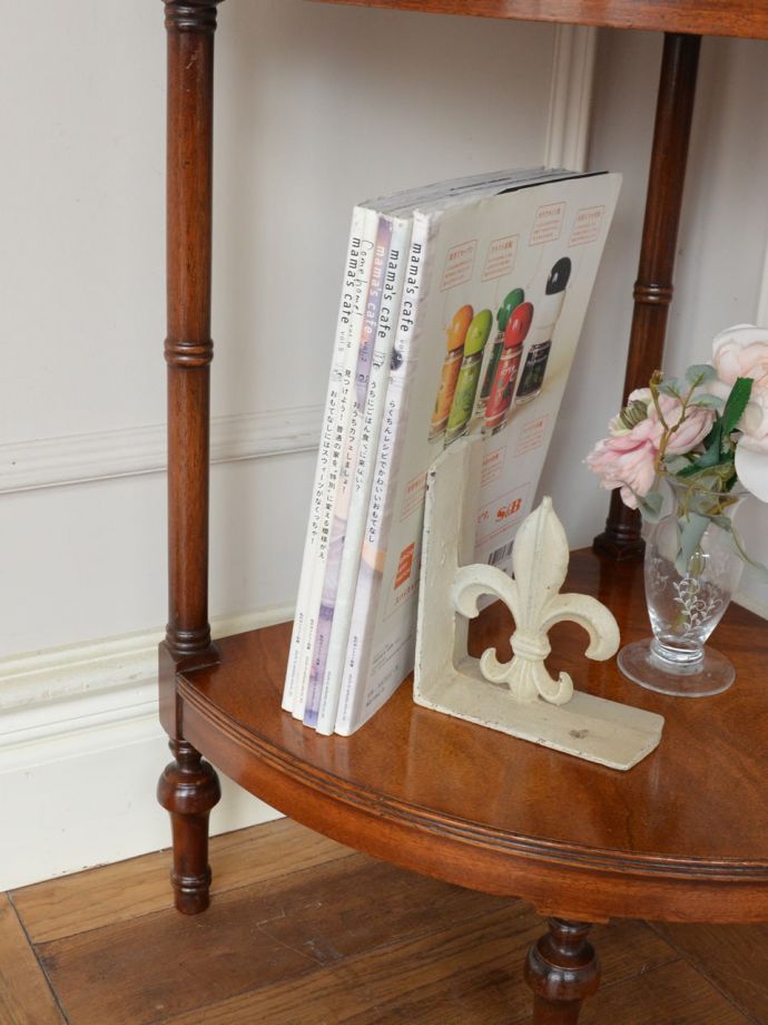 収納たっぷりのキャビネット