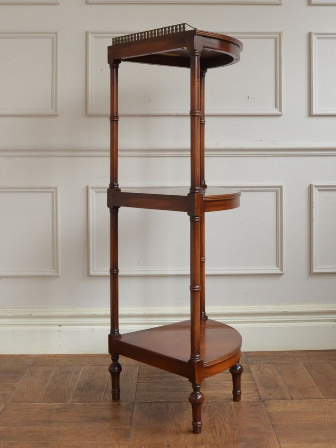 キャビネットの側面